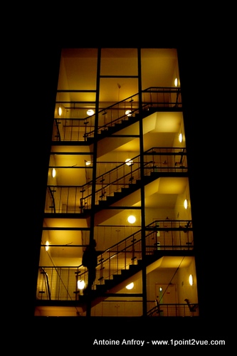 cage escalier nuit